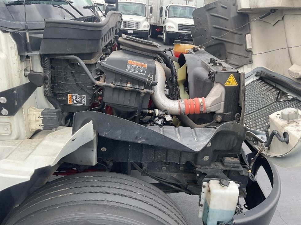 Medium Duty Box Truck-Light and Medium Duty Trucks-International-2021-MV607-Torrance-CA-109,356\n\t\tmiles-$ 71,250 - Image 23