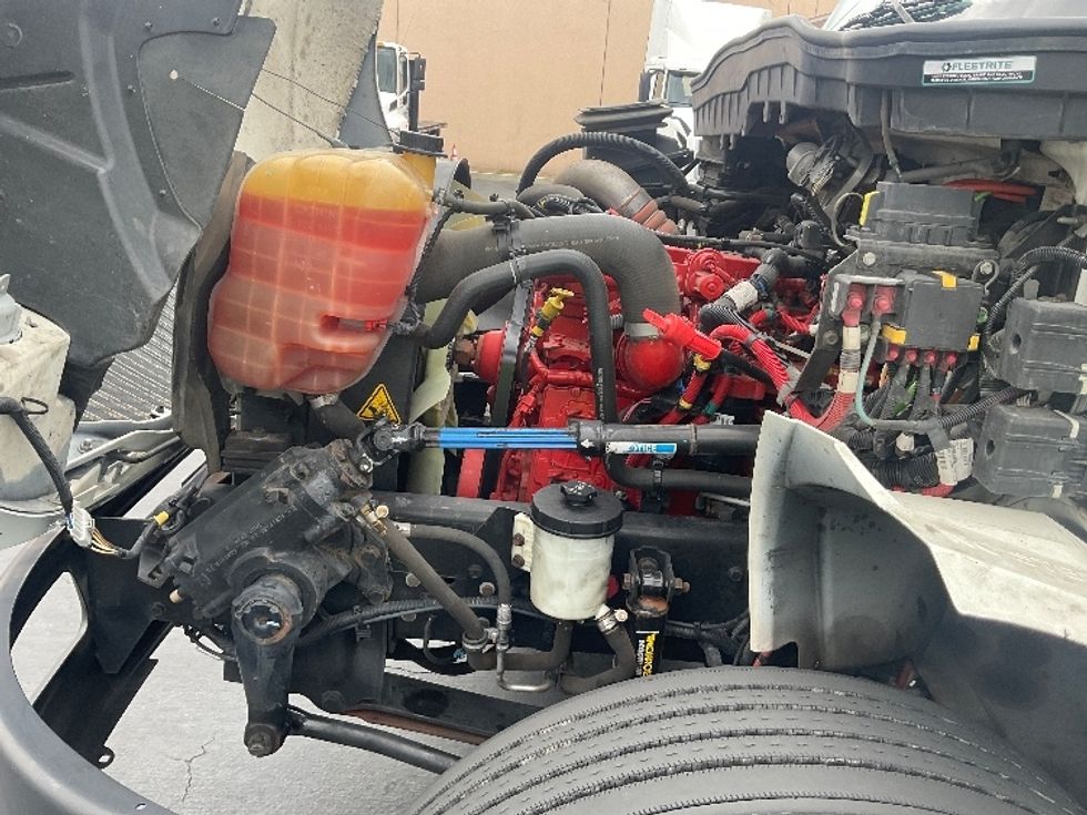 Medium Duty Box Truck-Light and Medium Duty Trucks-International-2021-MV607-Torrance-CA-109,356\n\t\tmiles-$ 71,250 - Image 24