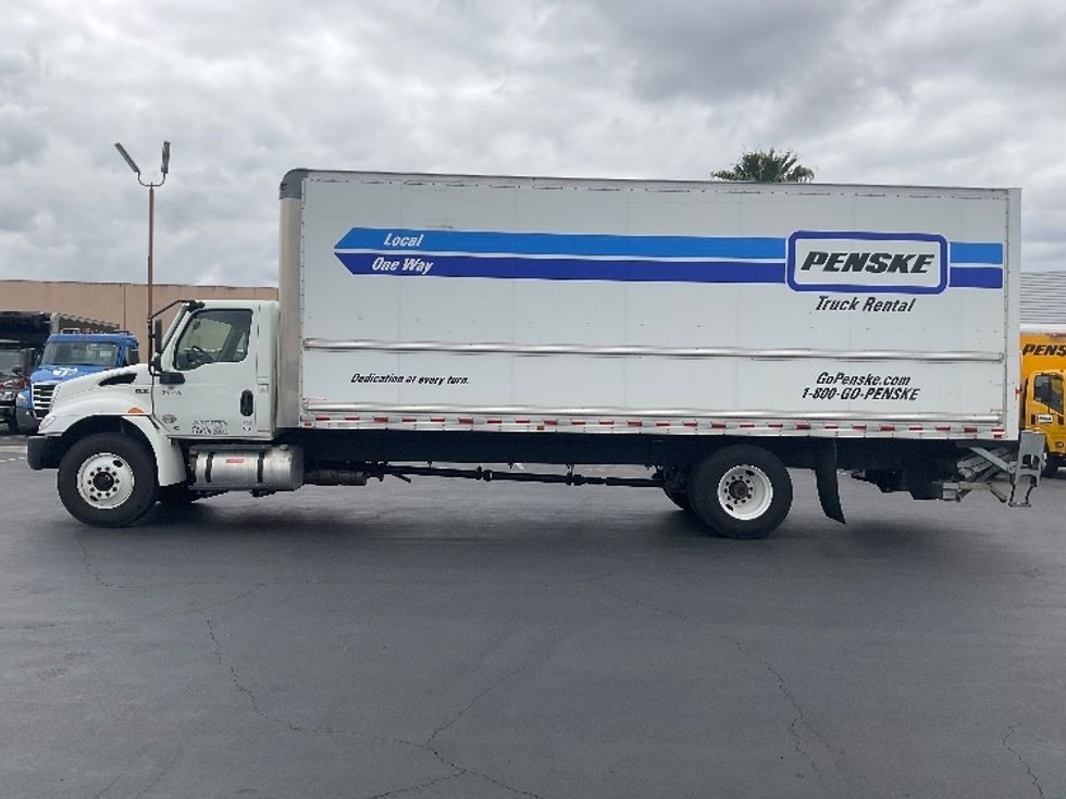 Medium Duty Box Truck-Light and Medium Duty Trucks-International-2021-MV607-Torrance-CA-109,356\n\t\tmiles-$ 71,250 - Image 4