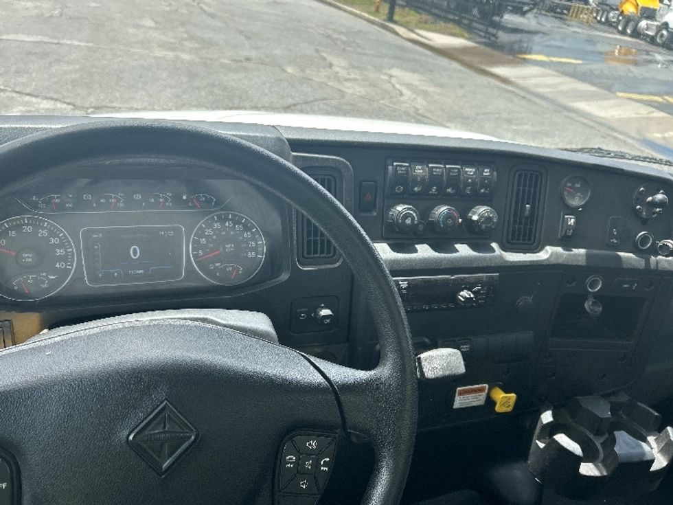 Medium Duty Box Truck-Light and Medium Duty Trucks-International-2021-MV607-Torrance-CA-117,887\n\t\tmiles-$ 69,750 - Image 17