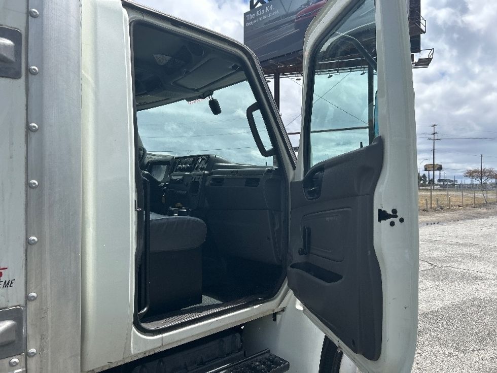 Medium Duty Box Truck-Light and Medium Duty Trucks-International-2021-MV607-Torrance-CA-117,887\n\t\tmiles-$ 69,750 - Image 20