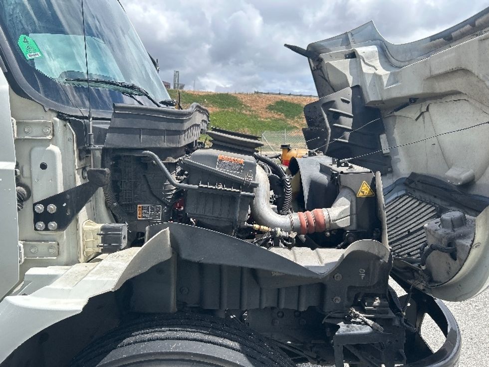 Medium Duty Box Truck-Light and Medium Duty Trucks-International-2021-MV607-Torrance-CA-117,887\n\t\tmiles-$ 69,750 - Image 23