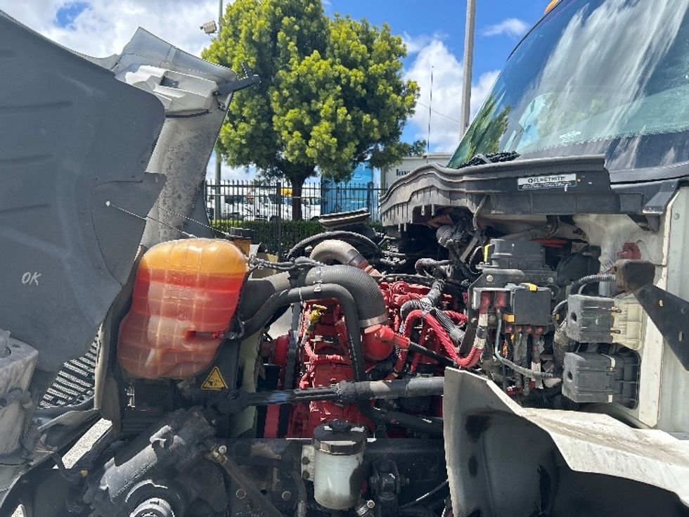 Medium Duty Box Truck-Light and Medium Duty Trucks-International-2021-MV607-Torrance-CA-117,887\n\t\tmiles-$ 69,750 - Image 24