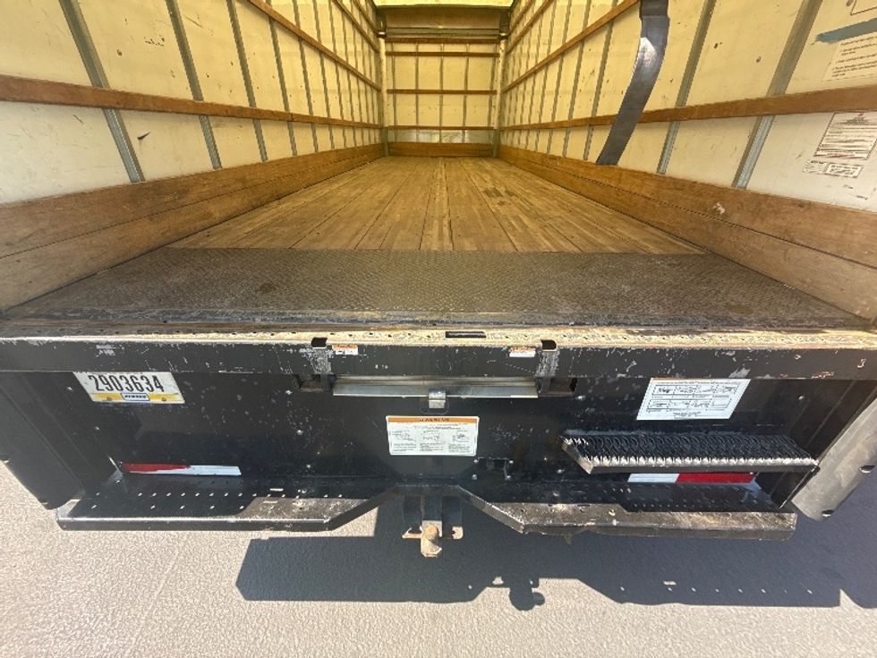 Medium Duty Box Truck-Light and Medium Duty Trucks-International-2021-MV607-Torrance-CA-146,814\n\t\tmiles-$ 54,750 - Image 10