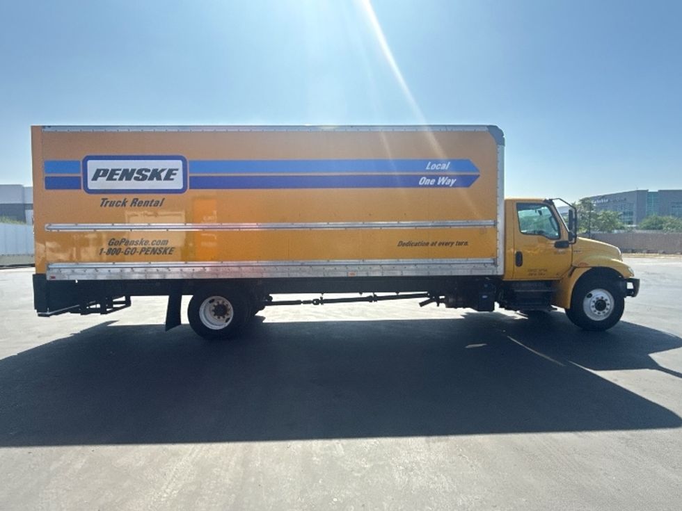 Medium Duty Box Truck-Light and Medium Duty Trucks-International-2021-MV607-Torrance-CA-146,814\n\t\tmiles-$ 54,750 - Image 15