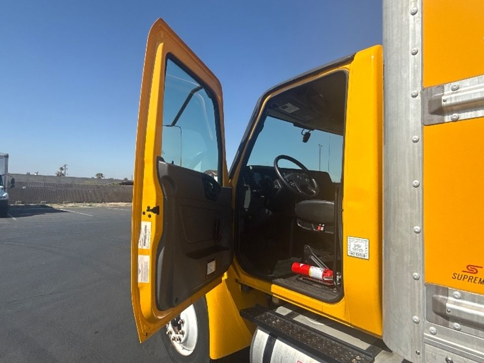 Medium Duty Box Truck-Light and Medium Duty Trucks-International-2021-MV607-Torrance-CA-146,814\n\t\tmiles-$ 54,750 - Image 16