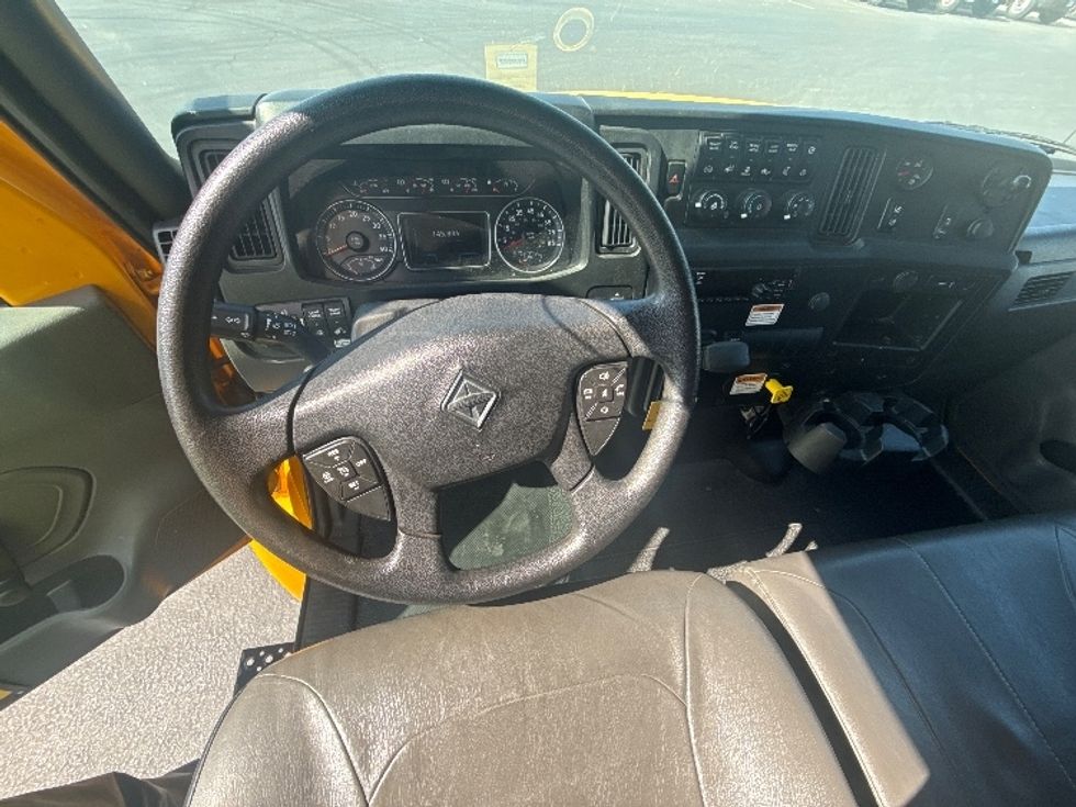 Medium Duty Box Truck-Light and Medium Duty Trucks-International-2021-MV607-Torrance-CA-146,814\n\t\tmiles-$ 54,750 - Image 18