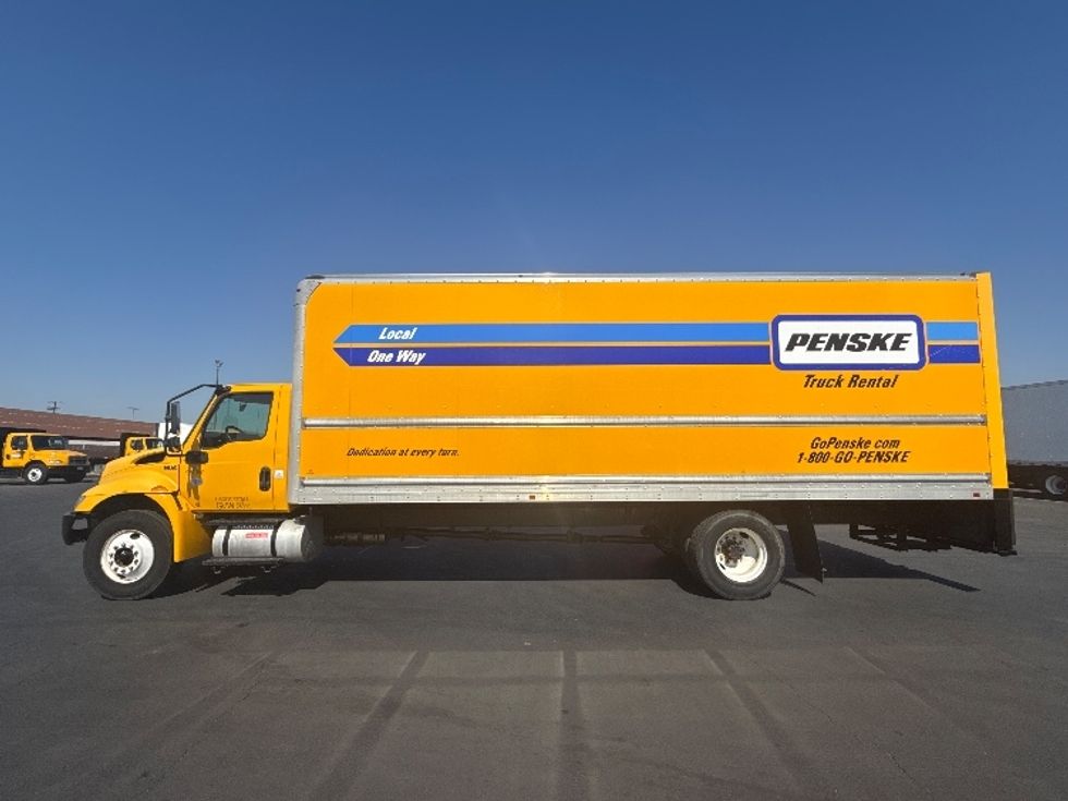 Medium Duty Box Truck-Light and Medium Duty Trucks-International-2021-MV607-Torrance-CA-146,814\n\t\tmiles-$ 54,750 - Image 4