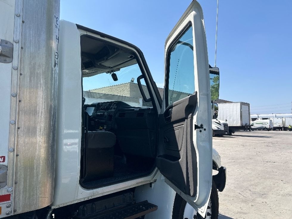 Medium Duty Box Truck-Light and Medium Duty Trucks-International-2021-MV607-Torrance-CA-182,856\n\t\tmiles-$ 54,750 - Image 20