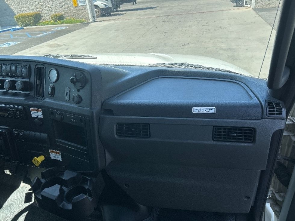 Medium Duty Box Truck-Light and Medium Duty Trucks-International-2021-MV607-Torrance-CA-182,856\n\t\tmiles-$ 54,750 - Image 21