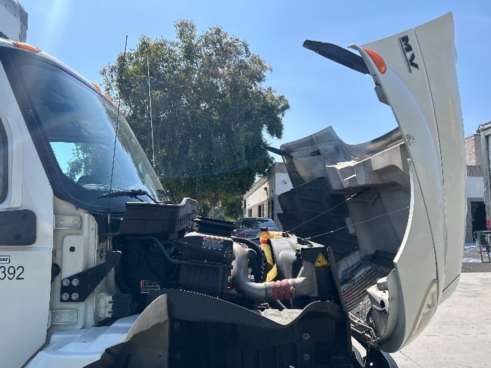 Medium Duty Box Truck-Light and Medium Duty Trucks-International-2021-MV607-Torrance-CA-182,856\n\t\tmiles-$ 54,750 - Image 23