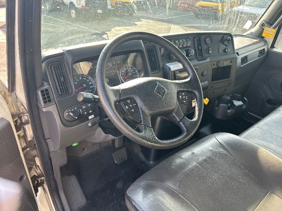 Medium Duty Box Truck-Light and Medium Duty Trucks-International-2021-MV607-Torrance-CA-204,779\n\t\tmiles-$ 50,250 - Image 17
