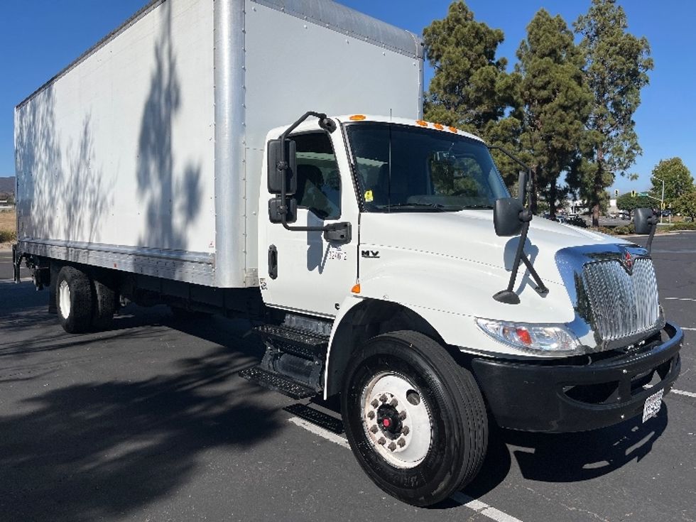 Medium Duty Box Truck-Light and Medium Duty Trucks-International-2021-MV607-Torrance-CA-208,613\n\t\tmiles-$ 58,250 - Image 1