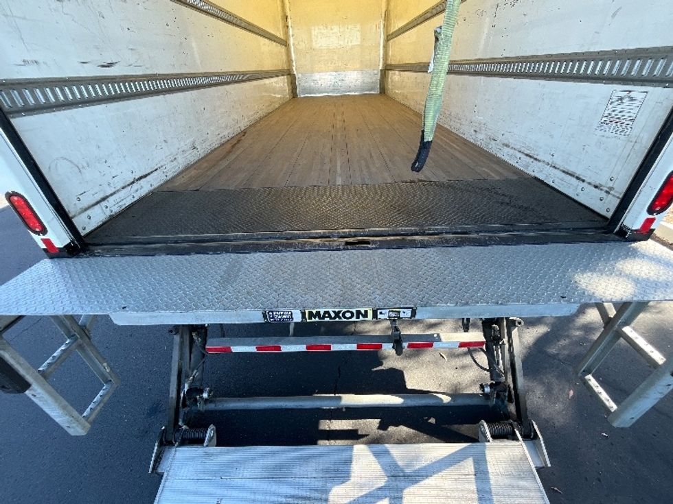Medium Duty Box Truck-Light and Medium Duty Trucks-International-2021-MV607-Torrance-CA-208,613\n\t\tmiles-$ 58,250 - Image 10