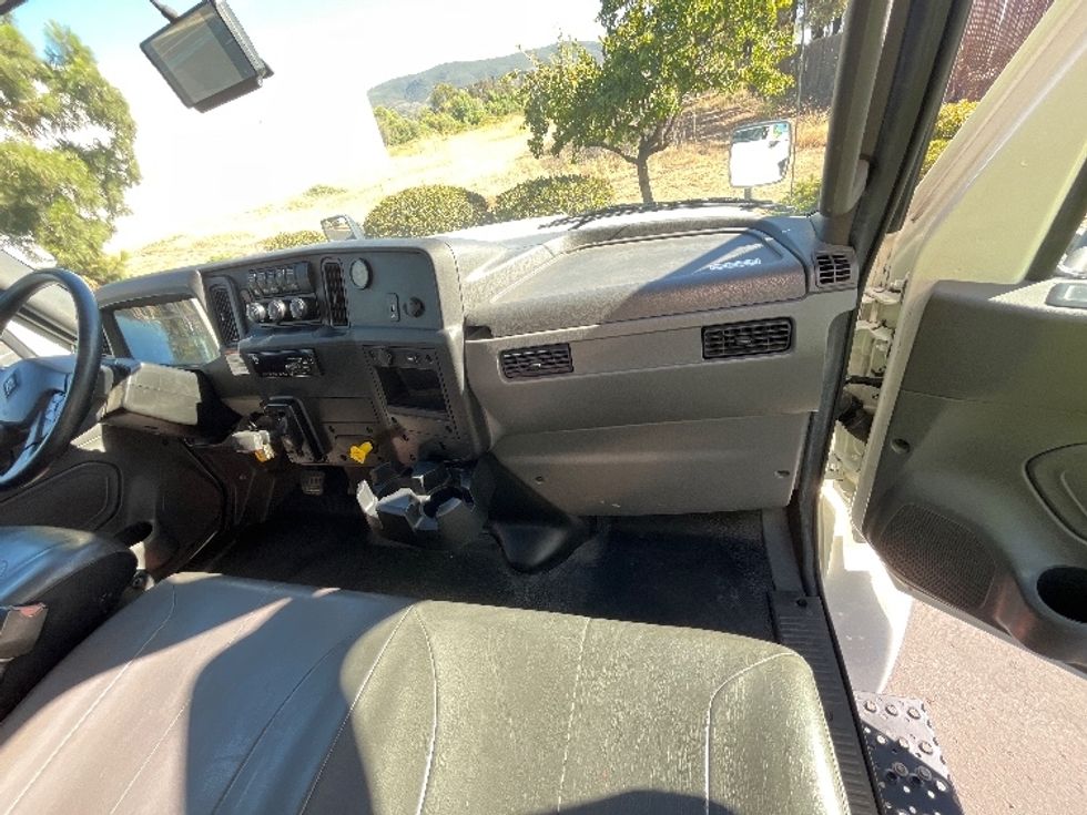Medium Duty Box Truck-Light and Medium Duty Trucks-International-2021-MV607-Torrance-CA-208,613\n\t\tmiles-$ 58,250 - Image 21