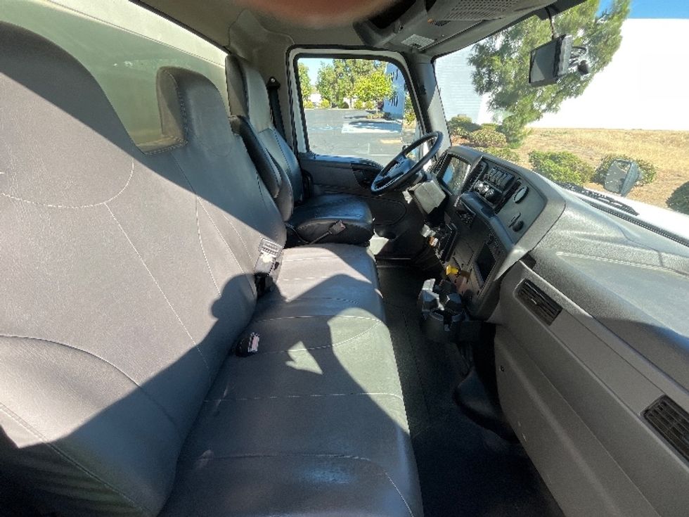 Medium Duty Box Truck-Light and Medium Duty Trucks-International-2021-MV607-Torrance-CA-208,613\n\t\tmiles-$ 58,250 - Image 22
