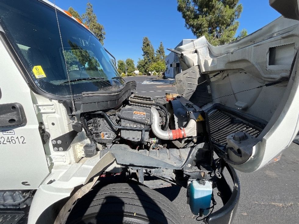 Medium Duty Box Truck-Light and Medium Duty Trucks-International-2021-MV607-Torrance-CA-208,613\n\t\tmiles-$ 58,250 - Image 23