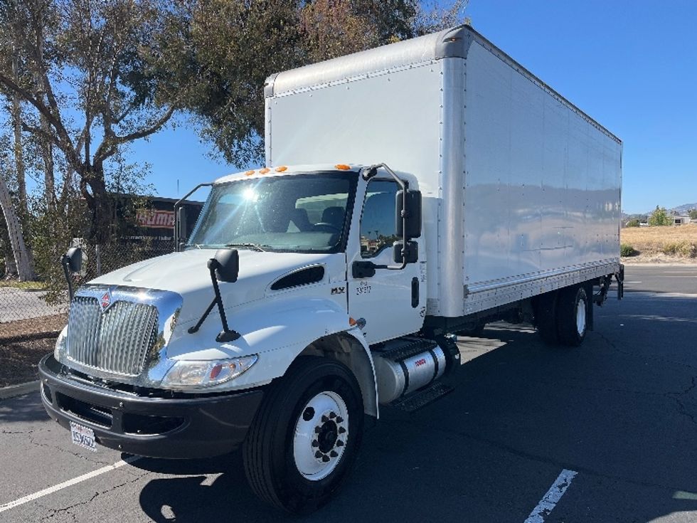 Medium Duty Box Truck-Light and Medium Duty Trucks-International-2021-MV607-Torrance-CA-208,613\n\t\tmiles-$ 58,250 - Image 3