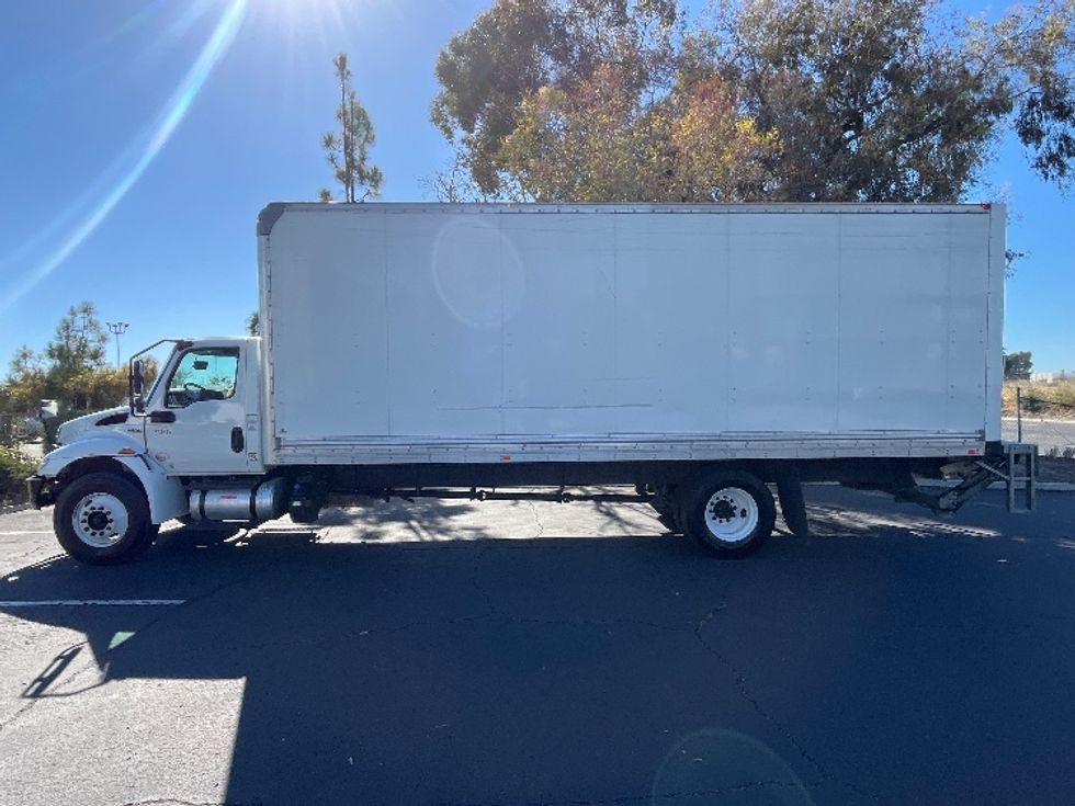Medium Duty Box Truck-Light and Medium Duty Trucks-International-2021-MV607-Torrance-CA-208,613\n\t\tmiles-$ 58,250 - Image 4