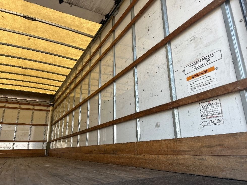 Medium Duty Box Truck-Light and Medium Duty Trucks-International-2021-MV607-Torrance-CA-232,425\n\t\tmiles-$ 37,250 - Image 12