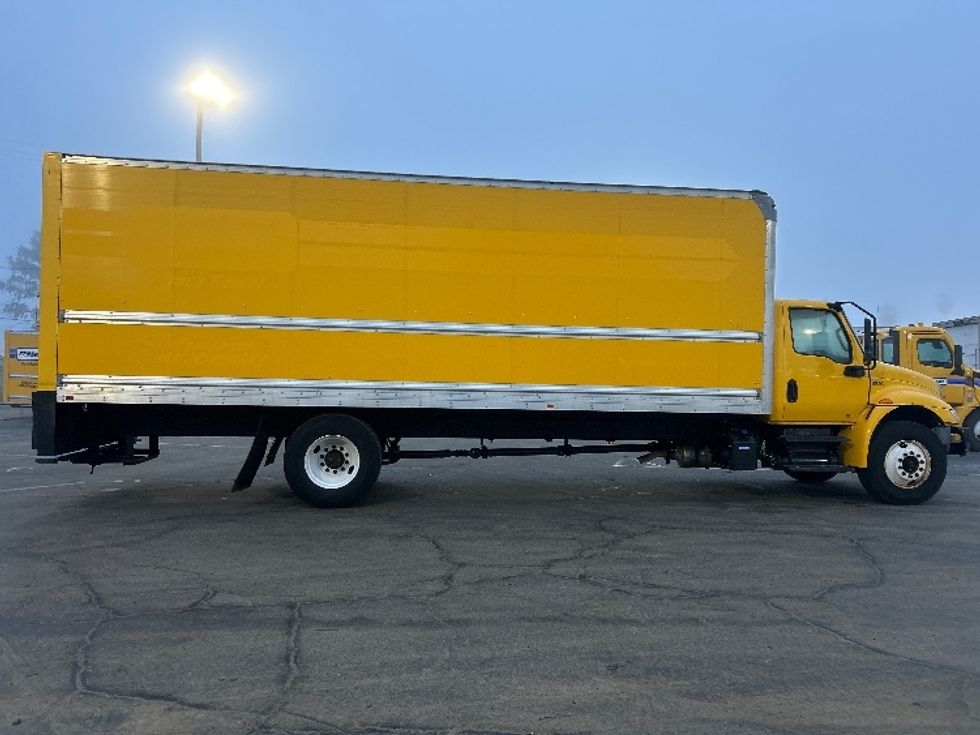 Medium Duty Box Truck-Light and Medium Duty Trucks-International-2021-MV607-Torrance-CA-232,425\n\t\tmiles-$ 37,250 - Image 15