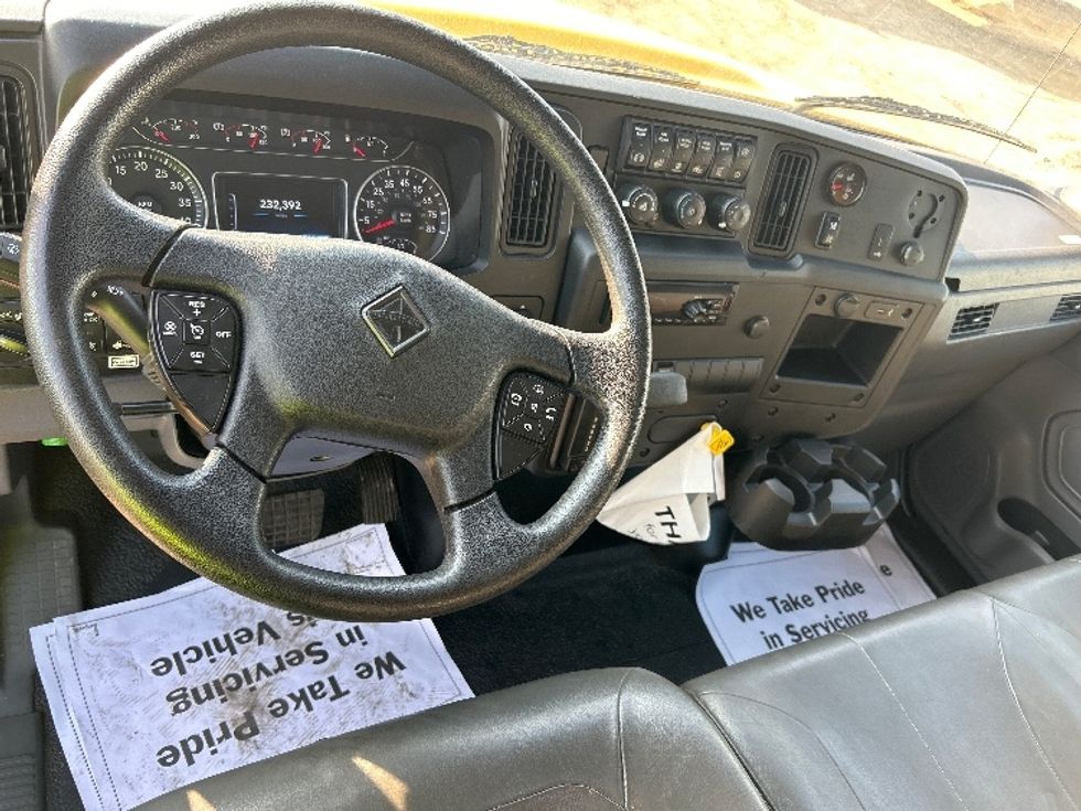 Medium Duty Box Truck-Light and Medium Duty Trucks-International-2021-MV607-Torrance-CA-232,425\n\t\tmiles-$ 37,250 - Image 17