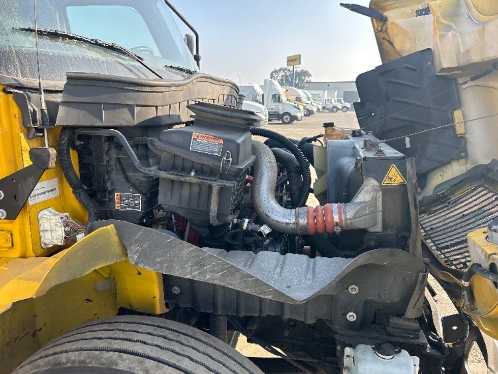 Medium Duty Box Truck-Light and Medium Duty Trucks-International-2021-MV607-Torrance-CA-232,425\n\t\tmiles-$ 37,250 - Image 23