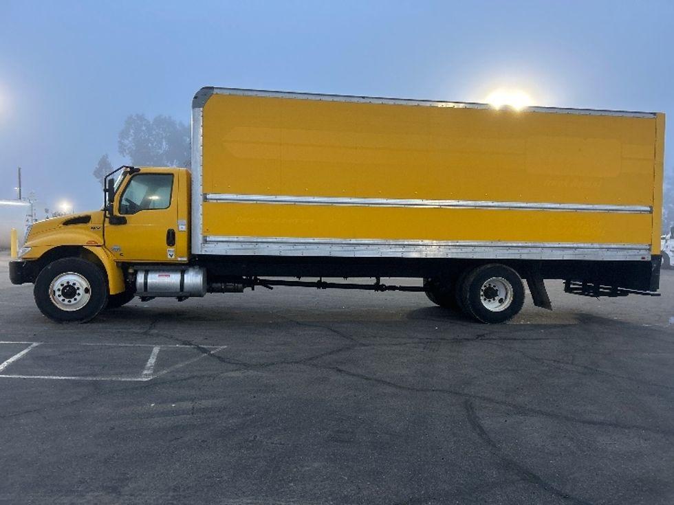 Medium Duty Box Truck-Light and Medium Duty Trucks-International-2021-MV607-Torrance-CA-232,425\n\t\tmiles-$ 37,250 - Image 4