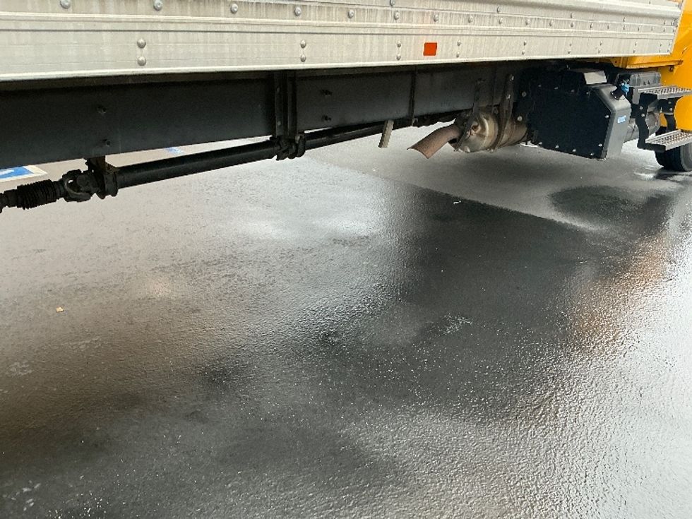Medium Duty Box Truck-Light and Medium Duty Trucks-International-2021-MV607-Torrance-CA-235,873\n\t\tmiles-$ 37,750 - Image 14