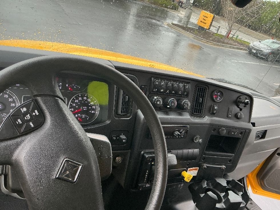 Medium Duty Box Truck-Light and Medium Duty Trucks-International-2021-MV607-Torrance-CA-235,873\n\t\tmiles-$ 37,750 - Image 18