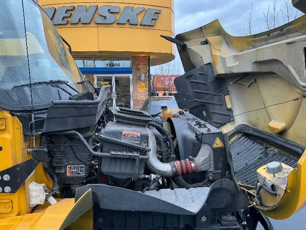 Medium Duty Box Truck-Light and Medium Duty Trucks-International-2021-MV607-Torrance-CA-235,873\n\t\tmiles-$ 37,750 - Image 23