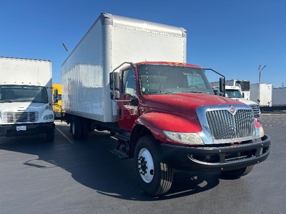 Medium Duty Box Truck-Light and Medium Duty Trucks-International-2021-MV607-Torrance-CA-259,076\n\t\tmiles-$ 45,500 - Image 1