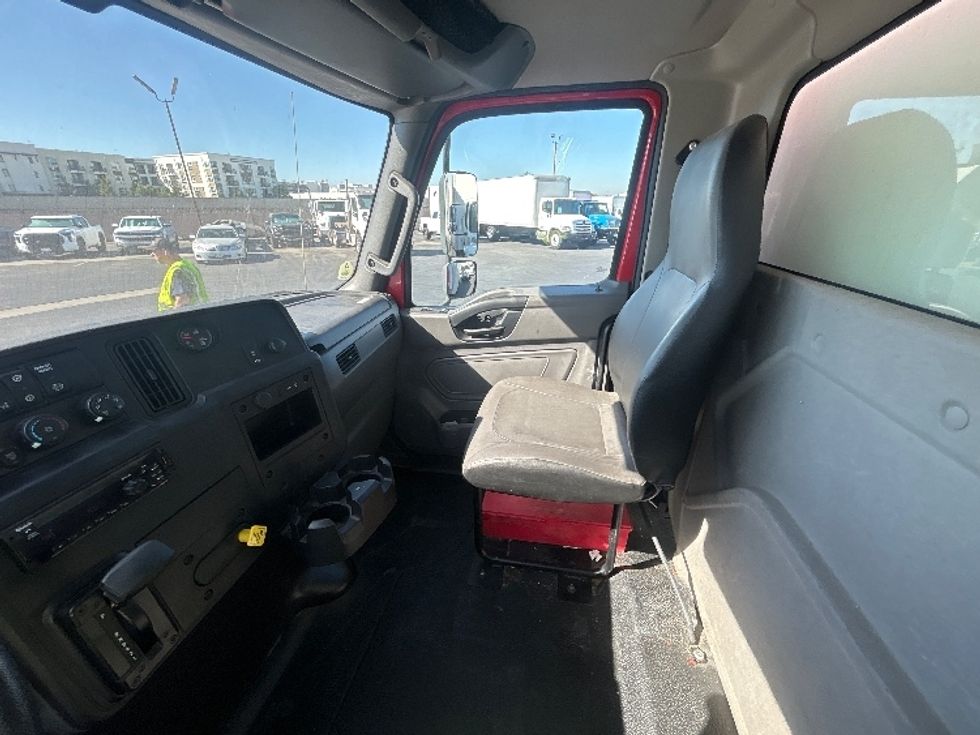 Medium Duty Box Truck-Light and Medium Duty Trucks-International-2021-MV607-Torrance-CA-259,076\n\t\tmiles-$ 45,500 - Image 19