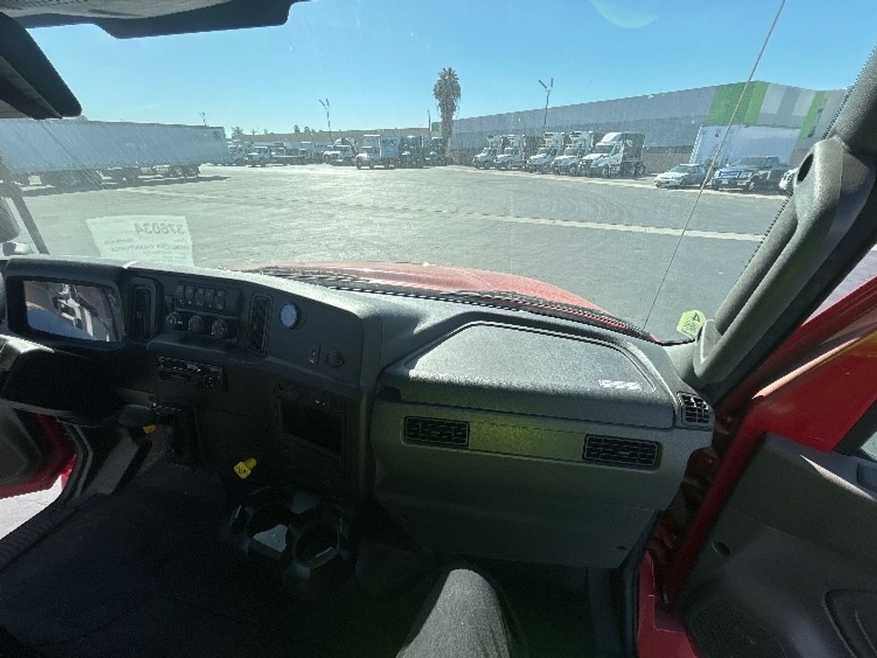 Medium Duty Box Truck-Light and Medium Duty Trucks-International-2021-MV607-Torrance-CA-259,076\n\t\tmiles-$ 45,500 - Image 21