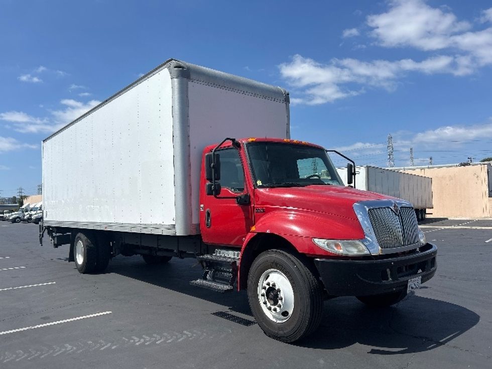 Medium Duty Box Truck-Light and Medium Duty Trucks-International-2021-MV607-Torrance-CA-320,956\n\t\tmiles-$ 34,500 - Image 1