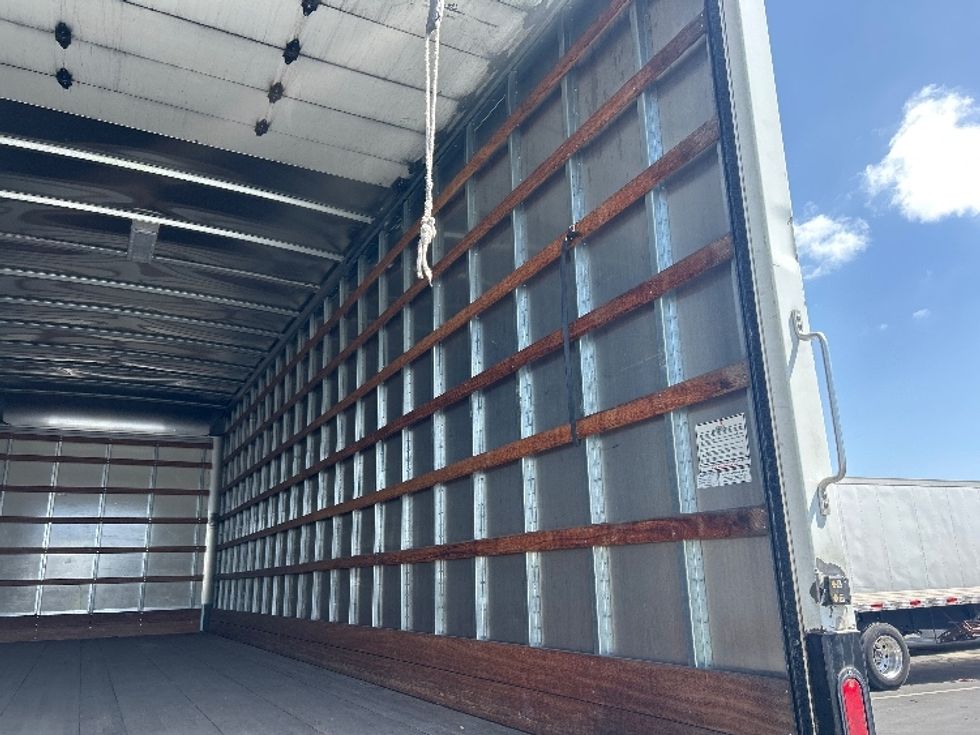 Medium Duty Box Truck-Light and Medium Duty Trucks-International-2021-MV607-Torrance-CA-320,956\n\t\tmiles-$ 34,500 - Image 11