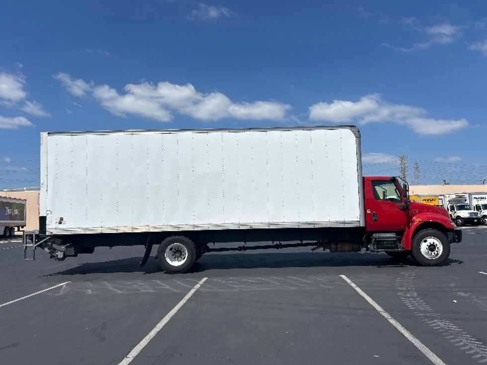 Medium Duty Box Truck-Light and Medium Duty Trucks-International-2021-MV607-Torrance-CA-320,956\n\t\tmiles-$ 34,500 - Image 14