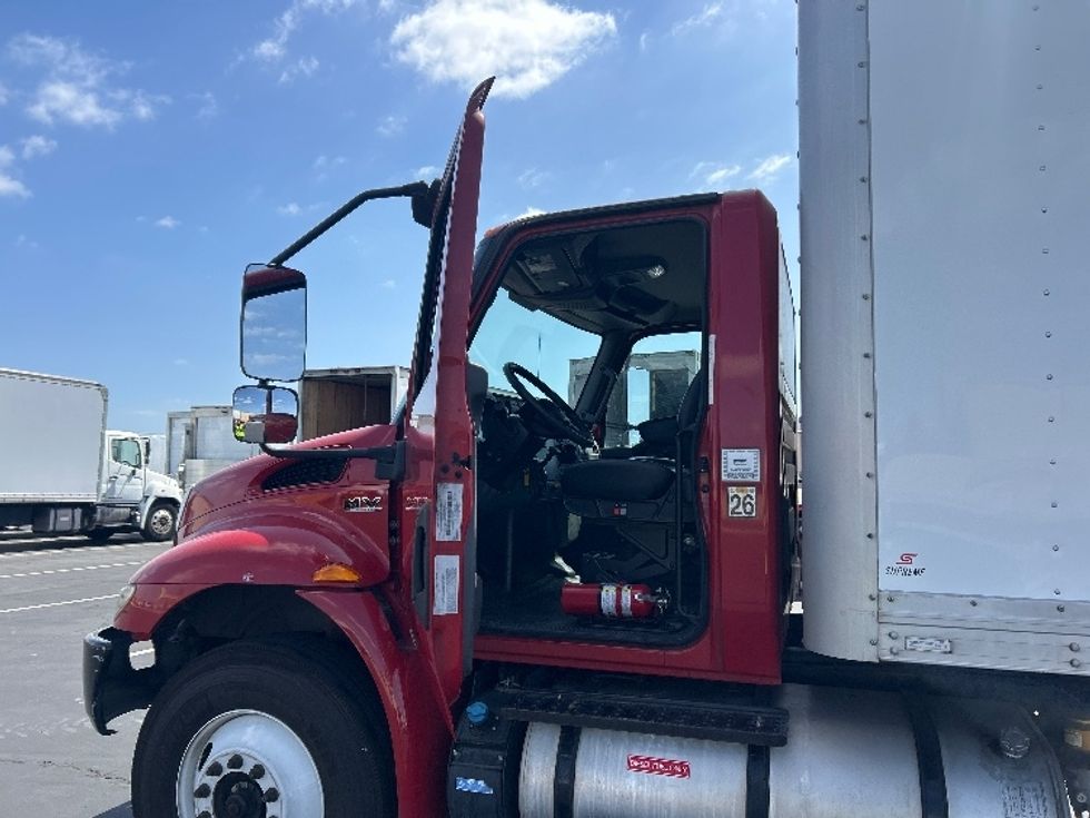 Medium Duty Box Truck-Light and Medium Duty Trucks-International-2021-MV607-Torrance-CA-320,956\n\t\tmiles-$ 34,500 - Image 15