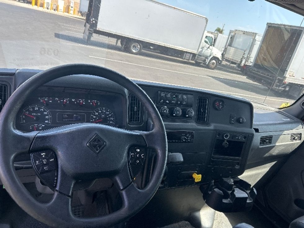 Medium Duty Box Truck-Light and Medium Duty Trucks-International-2021-MV607-Torrance-CA-320,956\n\t\tmiles-$ 34,500 - Image 17