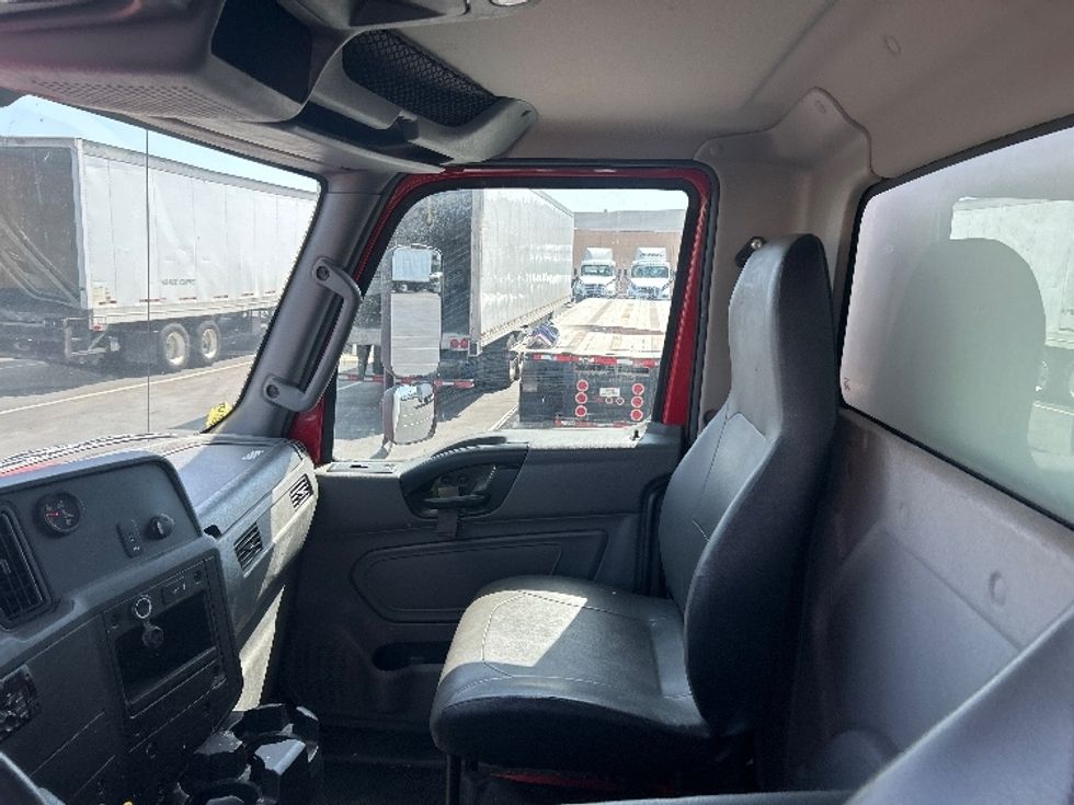 Medium Duty Box Truck-Light and Medium Duty Trucks-International-2021-MV607-Torrance-CA-320,956\n\t\tmiles-$ 34,500 - Image 18