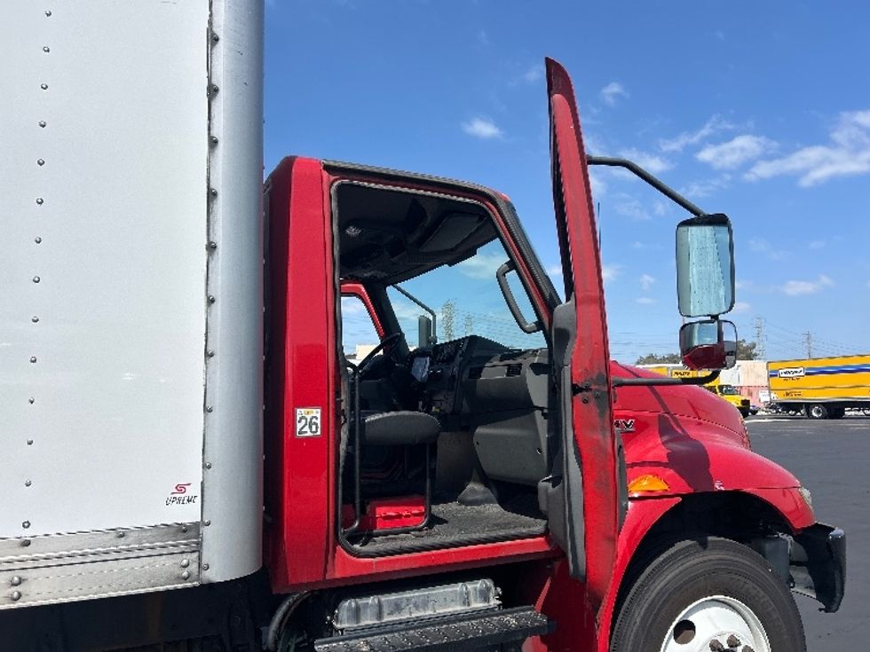 Medium Duty Box Truck-Light and Medium Duty Trucks-International-2021-MV607-Torrance-CA-320,956\n\t\tmiles-$ 34,500 - Image 19