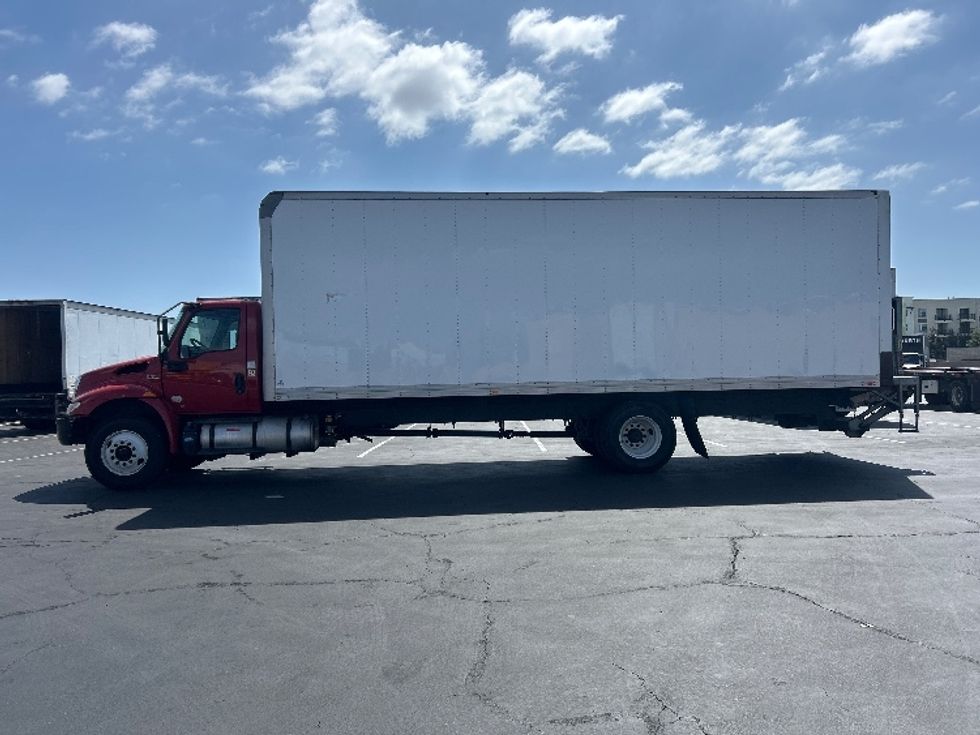 Medium Duty Box Truck-Light and Medium Duty Trucks-International-2021-MV607-Torrance-CA-320,956\n\t\tmiles-$ 34,500 - Image 3