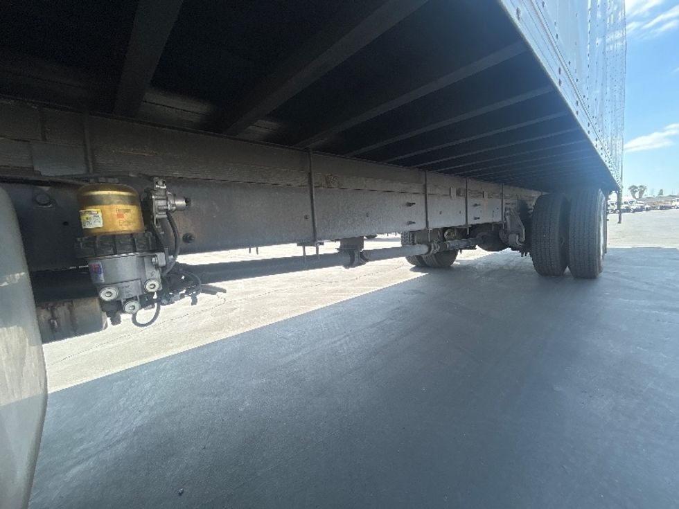 Medium Duty Box Truck-Light and Medium Duty Trucks-International-2021-MV607-Torrance-CA-320,956\n\t\tmiles-$ 34,500 - Image 4