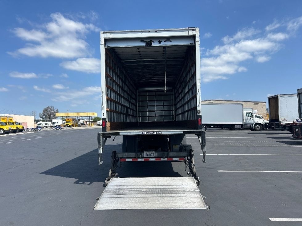 Medium Duty Box Truck-Light and Medium Duty Trucks-International-2021-MV607-Torrance-CA-320,956\n\t\tmiles-$ 34,500 - Image 8