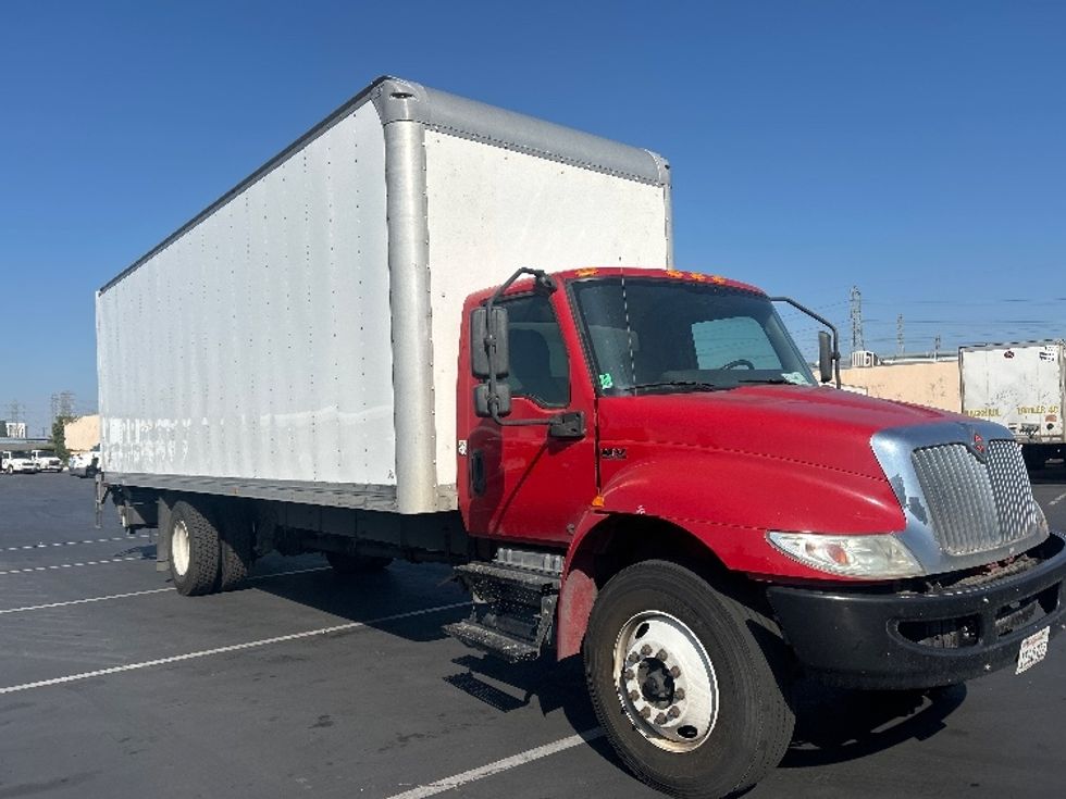 Medium Duty Box Truck-Light and Medium Duty Trucks-International-2021-MV607-Torrance-CA-422,563\n\t\tmiles-$ 23,500 - Image 1