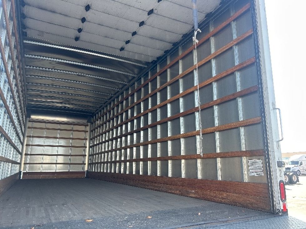 Medium Duty Box Truck-Light and Medium Duty Trucks-International-2021-MV607-Torrance-CA-422,563\n\t\tmiles-$ 23,500 - Image 12