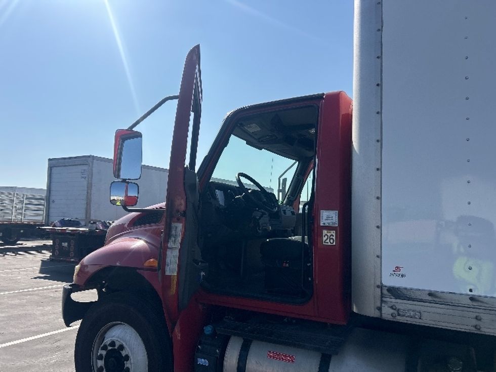 Medium Duty Box Truck-Light and Medium Duty Trucks-International-2021-MV607-Torrance-CA-422,563\n\t\tmiles-$ 23,500 - Image 16