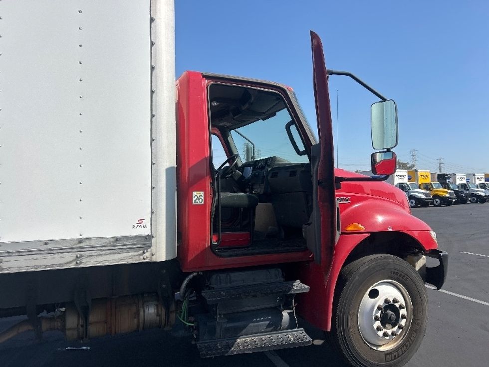 Medium Duty Box Truck-Light and Medium Duty Trucks-International-2021-MV607-Torrance-CA-422,563\n\t\tmiles-$ 23,500 - Image 20