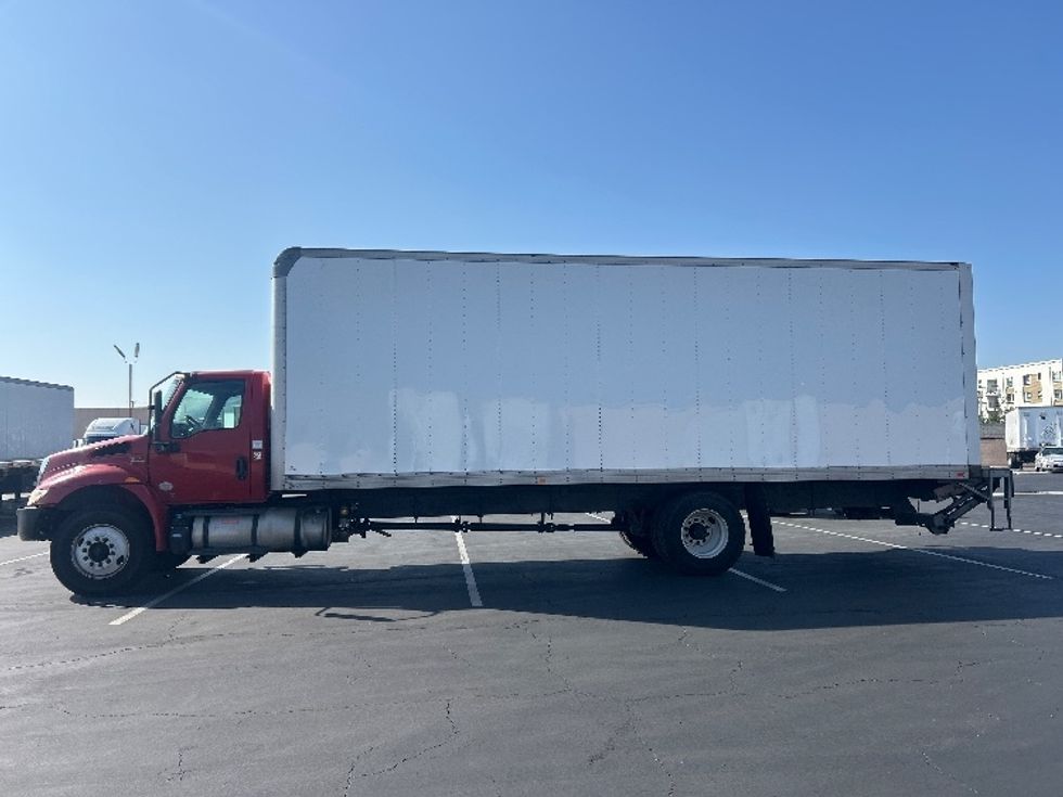 Medium Duty Box Truck-Light and Medium Duty Trucks-International-2021-MV607-Torrance-CA-422,563\n\t\tmiles-$ 23,500 - Image 4