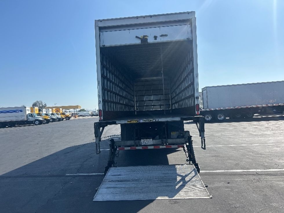 Medium Duty Box Truck-Light and Medium Duty Trucks-International-2021-MV607-Torrance-CA-422,563\n\t\tmiles-$ 23,500 - Image 9